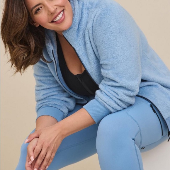 NWT Torrid Faux Fur Active Bomber Jacket, Size 1 (14-16) - Picture 8 of 15